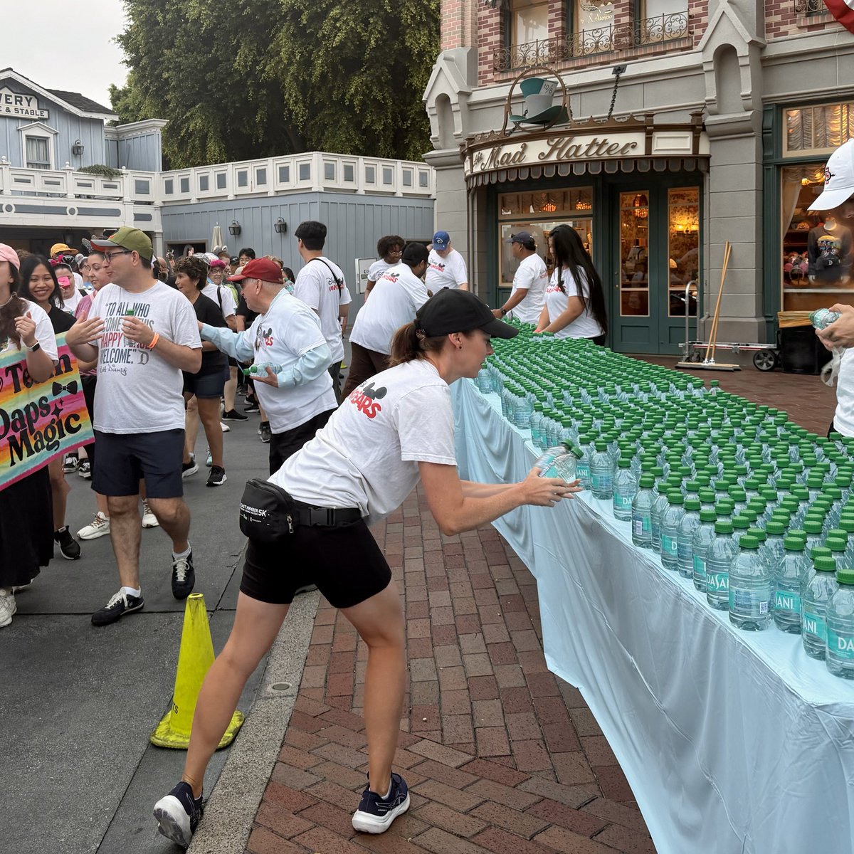 DAPs_Magic's tweet photo. We are at the halfway point for CHOC Walk 2026, which means it’s time for a water break in Town Square.
#CHOCWalk
#dapsmagic https://t.co/kTsKGX1VW2