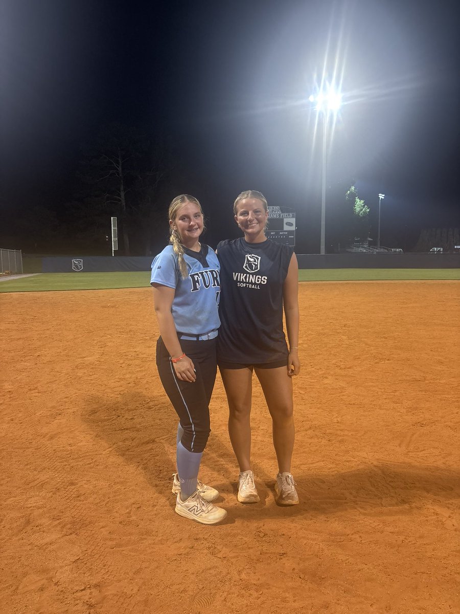 TaylorH2028's tweet photo. Thank you so much @BerrySoftball for an amazing call on Friday!! I had such a good time and loved getting to talk to my old @eastpauldingsb teammate!! Can’t wait to come back to another camp! @FuryPremier2028 @jj_sweat @FCdeese https://t.co/1CY0uEtsrM