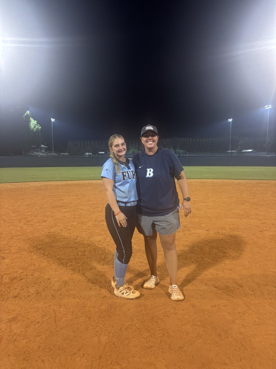TaylorH2028's tweet photo. Thank you so much @BerrySoftball for an amazing call on Friday!! I had such a good time and loved getting to talk to my old @eastpauldingsb teammate!! Can’t wait to come back to another camp! @FuryPremier2028 @jj_sweat @FCdeese https://t.co/1CY0uEtsrM