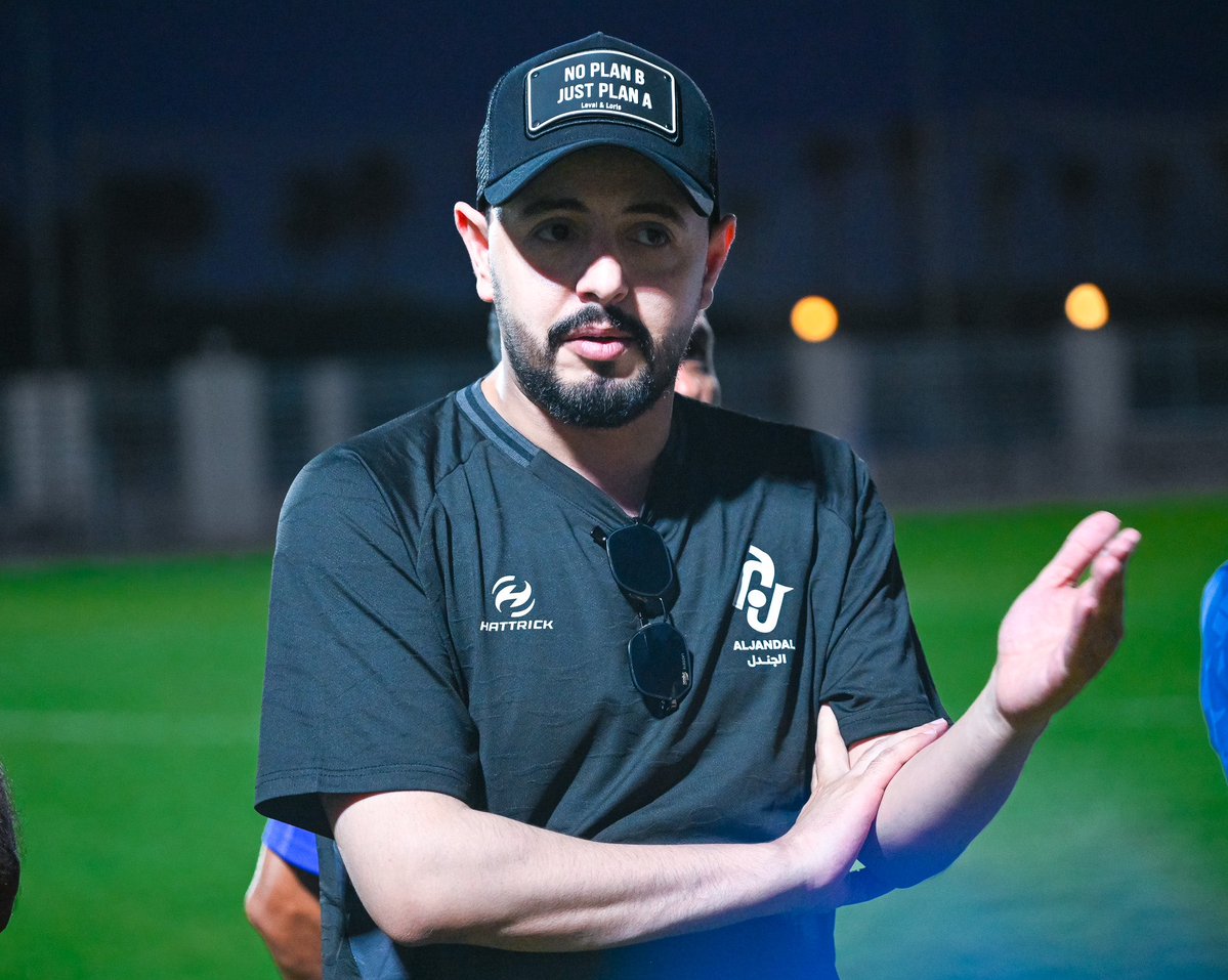 Aljandal_Fc's tweet photo. 📄| رئيس مجلس الأدارة الأستاذ عبدالله السالم يصل لمقر المعسكر ويعقد اجتماعًا مع الجهاز الاداري والفني واللاعبين ❤️💜

#نادي_الجندل https://t.co/XmDpkhMVhU