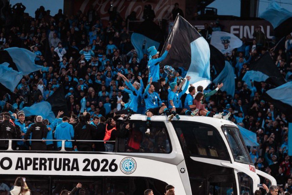 UniversoCelest's tweet photo. Le ganamos una final a un equipo que gasta 50 millones de dólares por mercado de pases. 6 campeones del mundo en el plantel. Cada vez se agiganta mas el hito del Kempes. Que titulo que gano Belgrano. https://t.co/aj5QYka8g2
