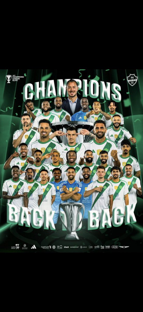 wabumelha's tweet photo. -لم تكن الصدمة في رحيل المدرب بايسلة إلى نيوكاسل لأنه لا يُعوَّض فالملكي أعتاد أن يستقطب المدربين وهم في الظل ثم يغادرونه وقد ارتدوا ثوب الشهرة وأخرون مشهورون تركوه اكثر شهرة لكن الصدمة الحقيقية تكمن في توقيت القرار وغرابة المشهد وفانتازيته إذ جاء بينما كانت مفاوضات التجديد قائمة وقبل انطلاق الدوري بأيام وعلى أعتاب استحقاقات قارية كبرى قريبة،وفي وقت يحتاج فيه الفريق إلى الاستقرار أكثر من أي شيء آخر،والأكثر إثارة للحيرة أن الناديين يمتلكهما نفس المالك،فإذا كان الهدف أن يصبح نيوكاسل قوة تنافسية في أقوى دوري في العالم فمن المنطقي أن تتجه الأنظار إلى مدرب يملك تاريخًا أطول وخبرة أكبر بالدوري الإنجليزي  وسمعة عالمية هذا إذا أُريد لنيوكاسل ان يصبح رقماً صعباً كما هو السيتي لا أن يستقطب مدربًا  ما زال يصنع اسمه وتاريخه التدريبي لا يتجاوز خمس سنوات وكان يقود مشروعًا ناجحًا في الأهلي وفي أكثر مراحله حساسية(ولن ينجح مع نيوكاسل)لهذا لم يكن السؤال عن قيمة المدرب الفنية بل عن منطق القرار نفسه،قرار بدا للأغلبية وكأنها فرملة مدروسة أمام انطلاقة الأهلي المحلية والقارية المُهيبة أكثر مما يخدم طموحات نيوكاسل وبين هذين الاحتمالين بقيت هذه الخطوة أحجية لم ينجح أحد حتى الآن في فك شفرتها حتى وإن رموا وألصقوا ما حدث بإدارة الاهلي التفيذية المغلوبة على أمرها….إن من يعرف تاريخ الملكي يدرك أن قوته لم تكن يومًا في الأسماء بل في شخصيته المُتفردة وثقافة السؤدد والمجد والأنفة التي يملكها لذلك من يظن أن هذه الخطوة ستبطئ مسيرته فقد جانبه الصواب فالتاريخ يقول بفخر ان الراقي كلما اشتدت عليه الظروف أزداد قوة وكلما حاولت العثرات المصطنعة إيقافه عاد أكثر هيبةً وإصرارًا والشواهد لا زالت حاضرة في الأذهان لأن الكبار لا تصنعهم الظروف بل هم من يصنعون منها مجدًا جديدًا  والنخبة الثالثة والمزلزلة وكأسها الذهبي قادم بإذن الله تعالى.💚🇸🇦💚