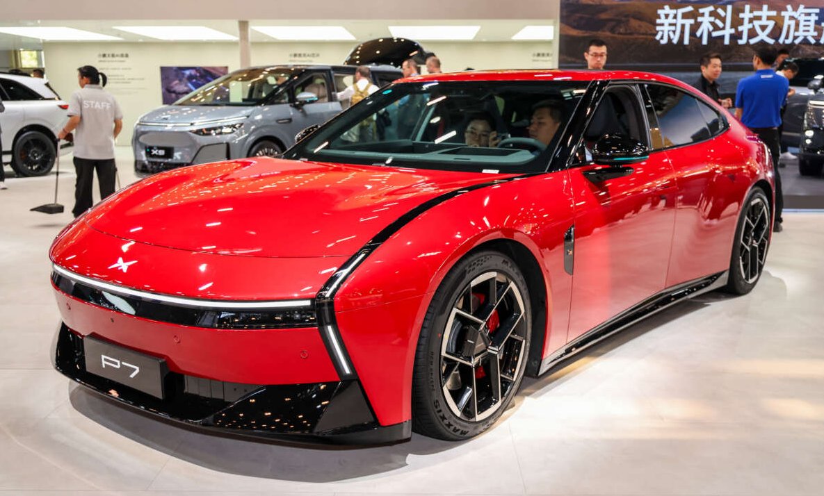 Shadowban_zero's tweet photo. @realrandomhorst @teslaxander Es ist im Grunde ein Xpeng P7 mit aufgeklebtem VW-Logo und sogar die Optik hat VW geschafft zu versauen. https://t.co/LpUzOTFoqP