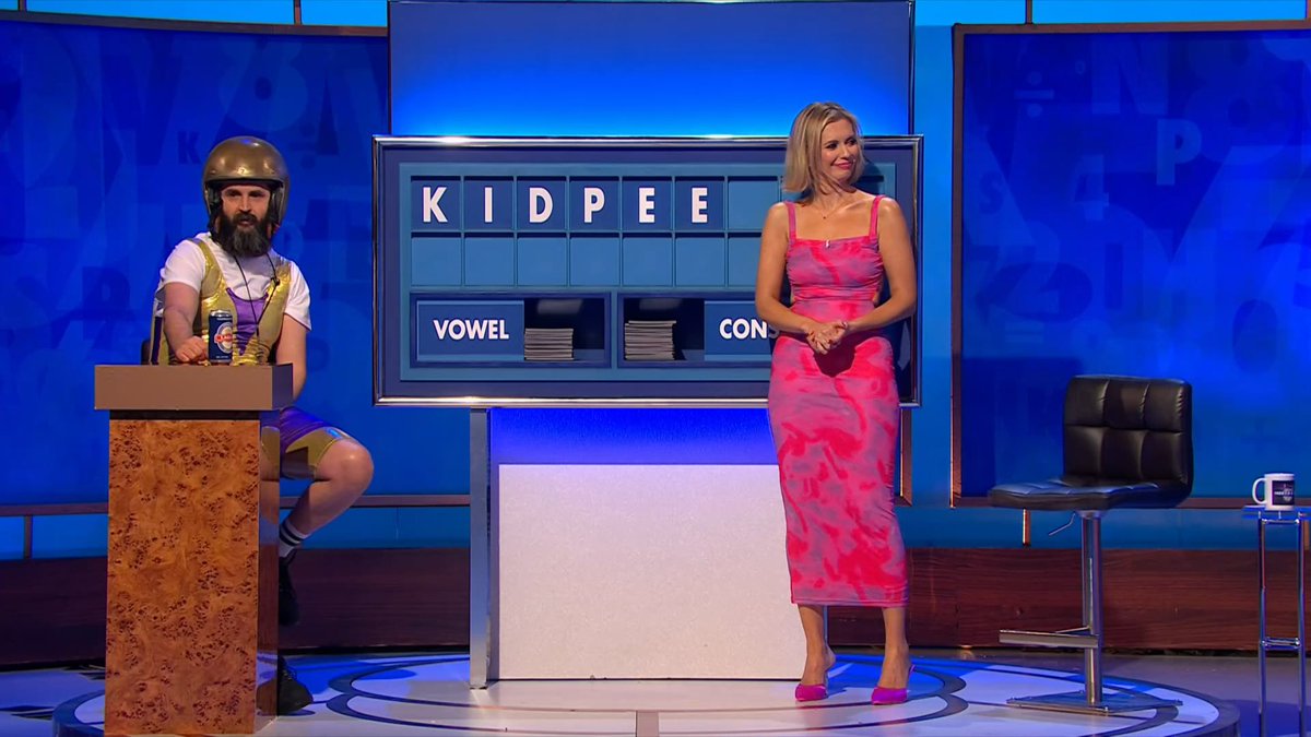 RachelRileyFC's tweet photo. Rachel on #CatsCountdown on Friday. 
😻😻😻😻
#RachelRiley https://t.co/HjSr4TBXwm