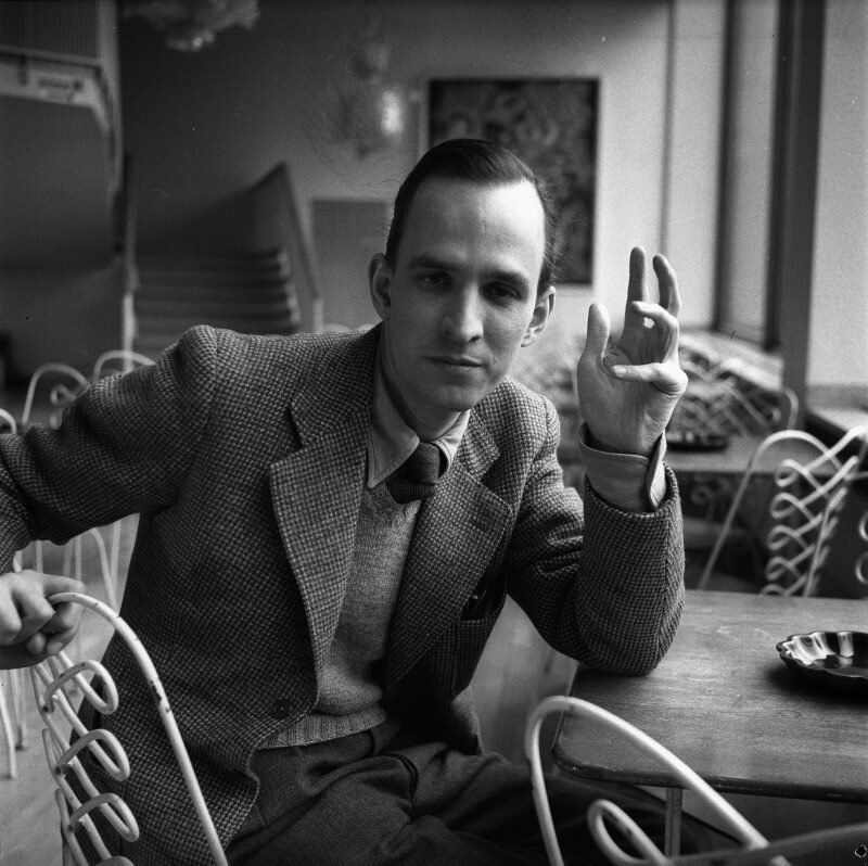 distractedfilm's tweet photo. “I usually take a walk after breakfast, write for three hours, have lunch and read in the afternoon. Demons don’t like fresh air – they prefer it if you stay in bed with cold feet" 1/2

- Ingmar Bergman 

cu https://t.co/VcLV0Zx3DU