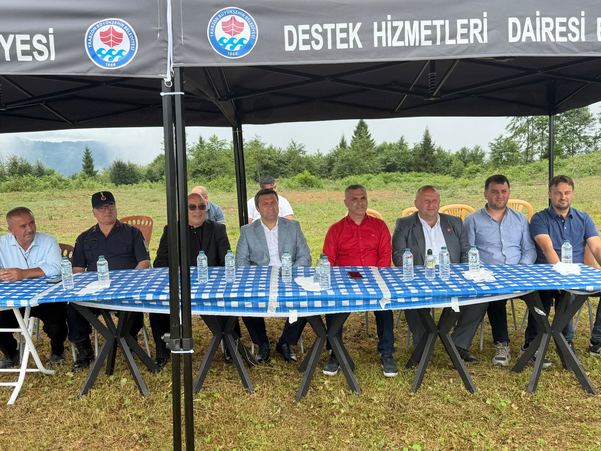 yomragovtr's tweet photo. Kaymakamımız Sayın Oğuzhan Ocak, Ocak Köyü Sosyal Yardımlaşma ve Dayanışma Derneği ile Mahalle Muhtarlığı tarafından düzenlenen 2. Kitova Şenliği programına katıldı. https://t.co/Hy99SzBOci