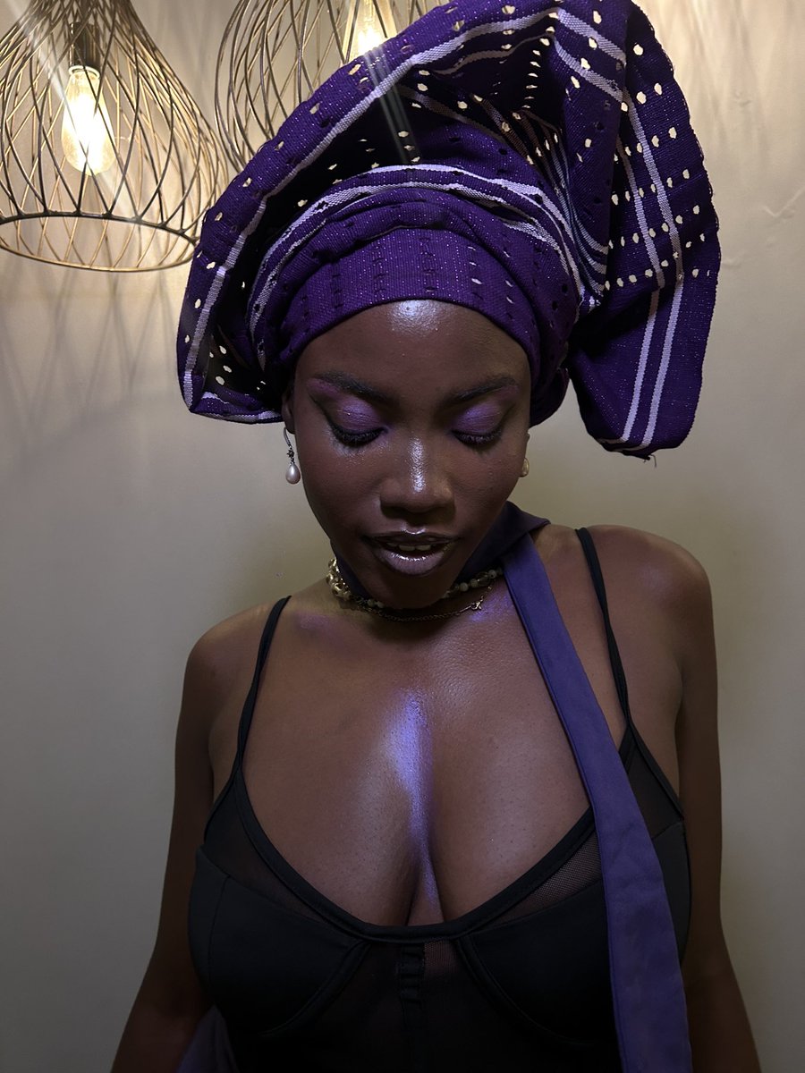 whosthisdevaaa's tweet photo. Gele me ga ju ti e lo 😝 https://t.co/ntqlDesghR