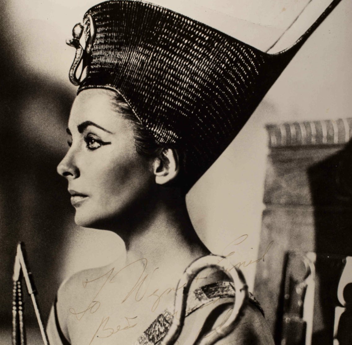 EgyptomaniaMuse's tweet photo. Day 214 of #photoaday 

A signed portrait by Cleopatra herself, well Elizabeth Taylor as Cleo in the 1963 movie!

Now on display at Barnsley Museum in the “Cleopatra and the Queens of Egypt” exhibition 
 
#365days #365daychallenge #365photodaychallenge https://t.co/kxe0eZGmHA