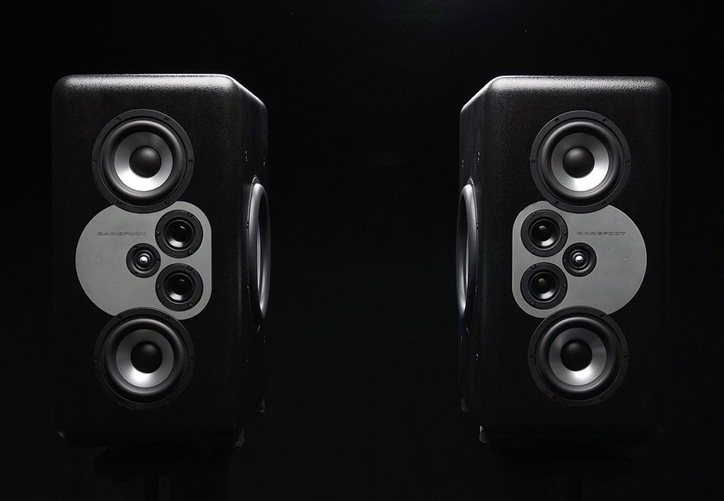 BarefootSound's tweet photo. If you dare, you can actually listen to the MiniMain12 from less than 3 feet away with no sonic compromise.
Learn more: https://t.co/enGUUhld8w
#BarefootSound #MiniMain12 #recordingengineer #audioengineer #studiomonitors https://t.co/1mu6IrdCZH