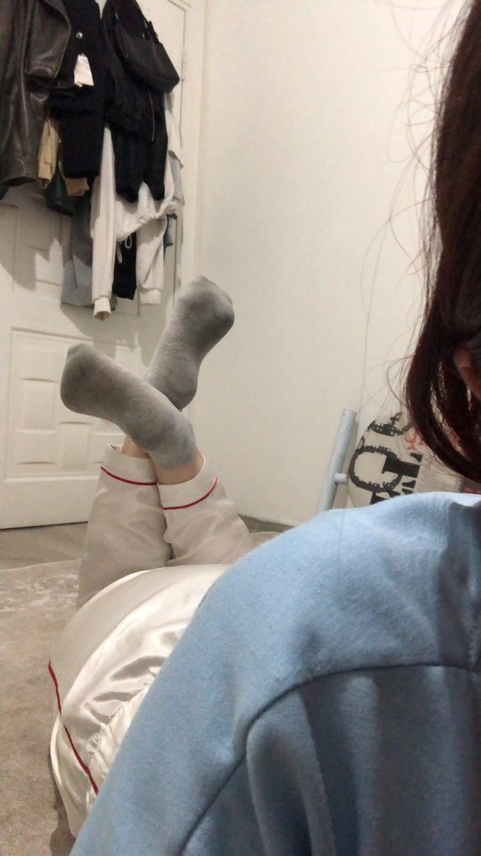 findomazra's tweet photo. Kiri belli ! Kokusu iğrenc ve sen bunun için bana para ödüyorsun acınası bir durum fakat benim için aşırı zevk 😌 💅

#finansalköle #finansalköpek #findom #femdom #mistress #sahibe #köle #ayakfetişi #ayakkölesi #faturakölesi #yemeksepetikölesi https://t.co/RO7mvwFlVX
