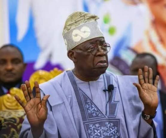 SamuelOmogor's tweet photo. When he ran for governor of Lagos in 1999, name of employer was Delloite. When he ran for reelection in 2003, name of employer, Delloite. 

Years later, some Nigerians suspected something was wrong, and subpoena Delloite to confirm if he actually worked with the company. But Delloite said they don't have any records of ANY Bola Ahmed Tinubu or Bola Tinubu as previous employer of their company. 

Since then, oga refused to fill Delloite in his @inecnigeria forms. E don give Delloite chance.

In any serious country that alone will be thoroughly investigated till the end, but agencies that are supposed to investigate this are standing on a criminal mandate. 

A fi suru.