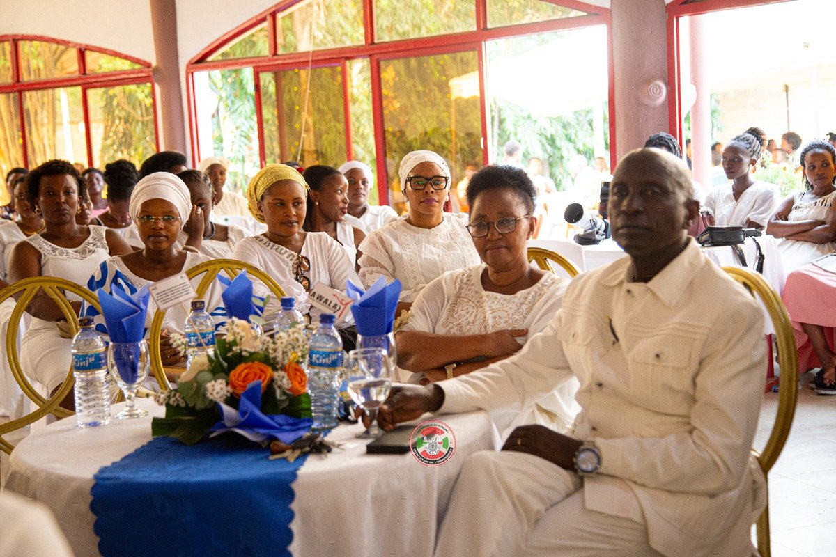 OmbudsmanBI's tweet photo. Placée sous le thème « Journée d’Action de Grâce marquant l’Ouverture Solennelle d’AWALA et ses projets promouvant l’Autonomisation de la Femme et la Protection de la Dignité de l’Enfant au Burundi » la cérémonie a également rendu hommage aux mères décédées en donnant la vie. https://t.co/mCakYaj6Ac
