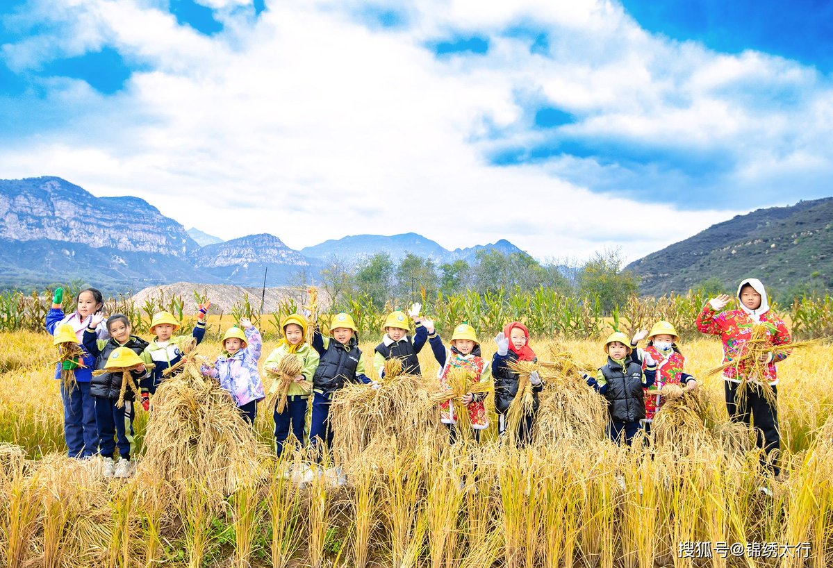 PageHerrold's tweet photo. [Today marks the first day of our annual Harvest Blessing—gathered under golden skies, with pumpkin spice and laughter filling every corner. ]， https://t.co/z1uPJM5MR7