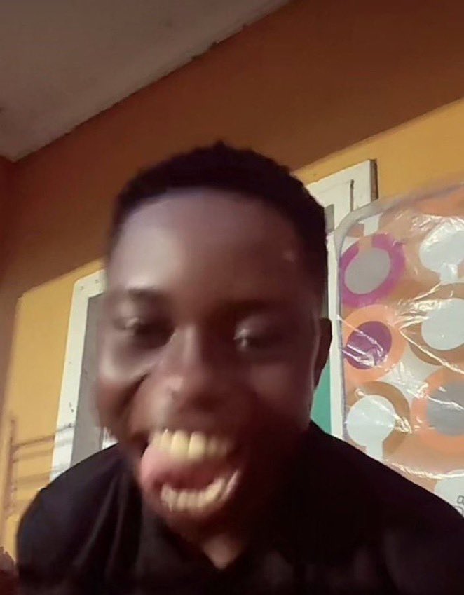 MrSosabillz's tweet photo. B4B4 them dey hear ur gbedu,but now them no dey hear ur gbedu again 😂 https://t.co/1FJ4Jow9qU