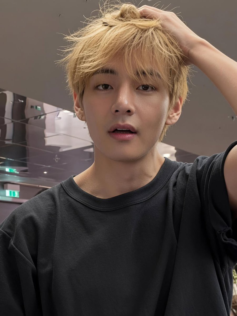 _k_thv_'s tweet photo. Some new starts give you courage... just like Monday gives you trust issues.. ㅋㅋㅋ https://t.co/JCR7AfWFZg