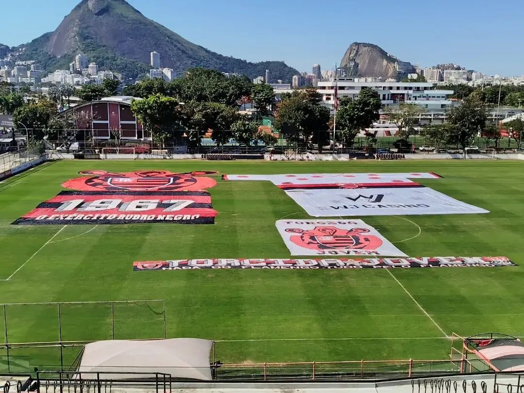 tjf_oficial's tweet photo. [Informativo - Manutenção Patrimônio]

A Torcida Jovem do Flamengo esteve presente na Gávea hoje para estender e fazer a manutenção de parte do nosso patrimônio, visando a nossa volta às arquibancadas. Gostaríamos de agradecer a toda a diretoria do Flamengo pela confiança . https://t.co/NuUIncc0O4
