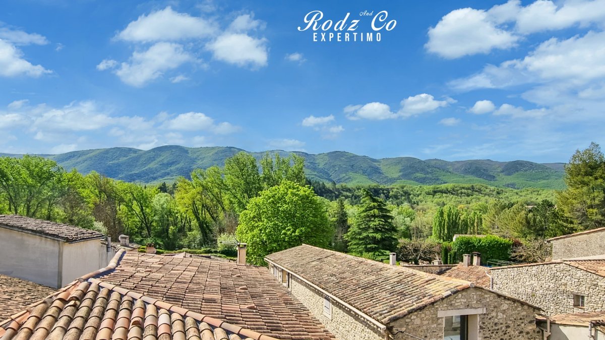 co_rodz's tweet photo. Découvrez cette authentique maison de caractère datant du début des années 1800, située à Saint-Martin-de-Castillon, au cœur du Luberon.

Avec ses 207 m², ses murs en pierre, ses cheminées anciennes, ses caves voûtées, sa terrasse couverte et son bassin d'agrément https://t.co/knV5ikVzkY