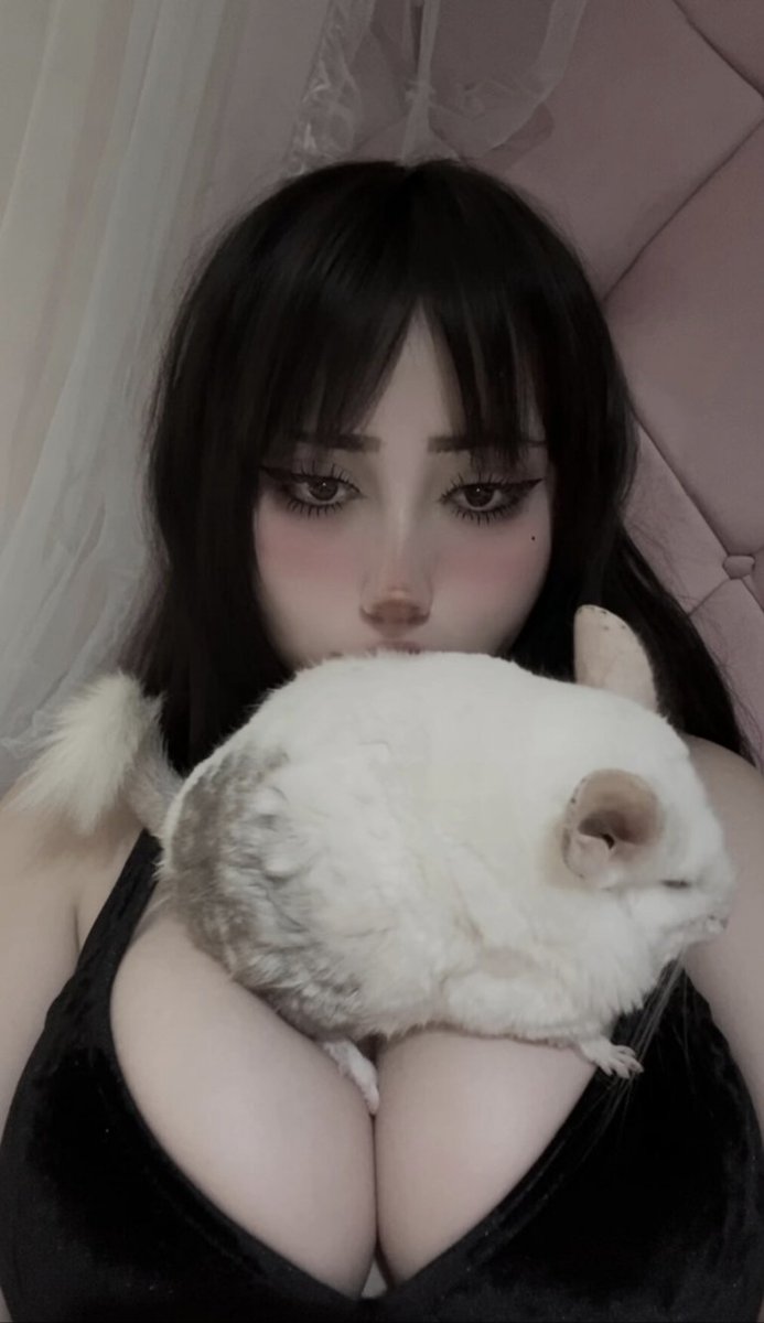 SiriCODM_'s tweet photo. Tener tetas grandes es lo mío ✨ https://t.co/scgVq0l54H