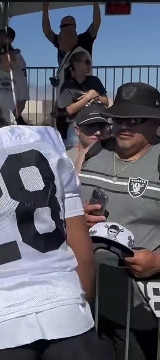 YouKnowBall_pin's tweet photo. Shout out to this guy out at Training Camp w/ our “AFL Nation” snapback🔥

If this is you &amp; you’re reading this, shoot me a DM!! I got something for you 🙏🏽 Nation if you recognize this guy, send him my way please 🏴‍☠️ He Knows Ball!! https://t.co/cgCFEXeGg4