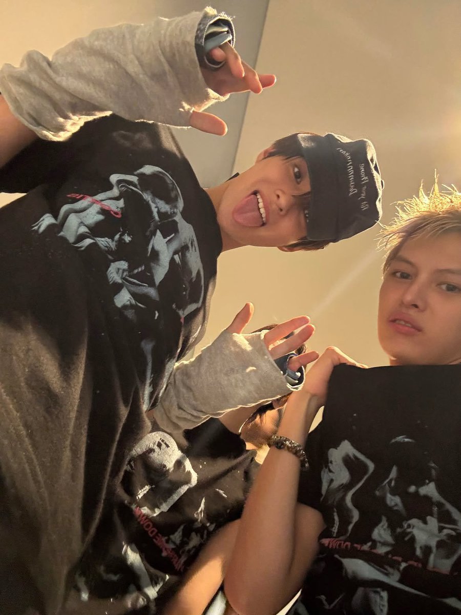 tetecoidezinha's tweet photo. they're so dear to me https://t.co/MibjmFGpGh