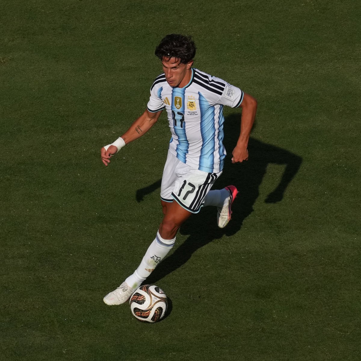 fifaworldcup_es's tweet photo. El futuro de Argentina, entre la incertidumbre por la 'vieja guardia' y el talento que asoma.

#CopaMundialFIFA