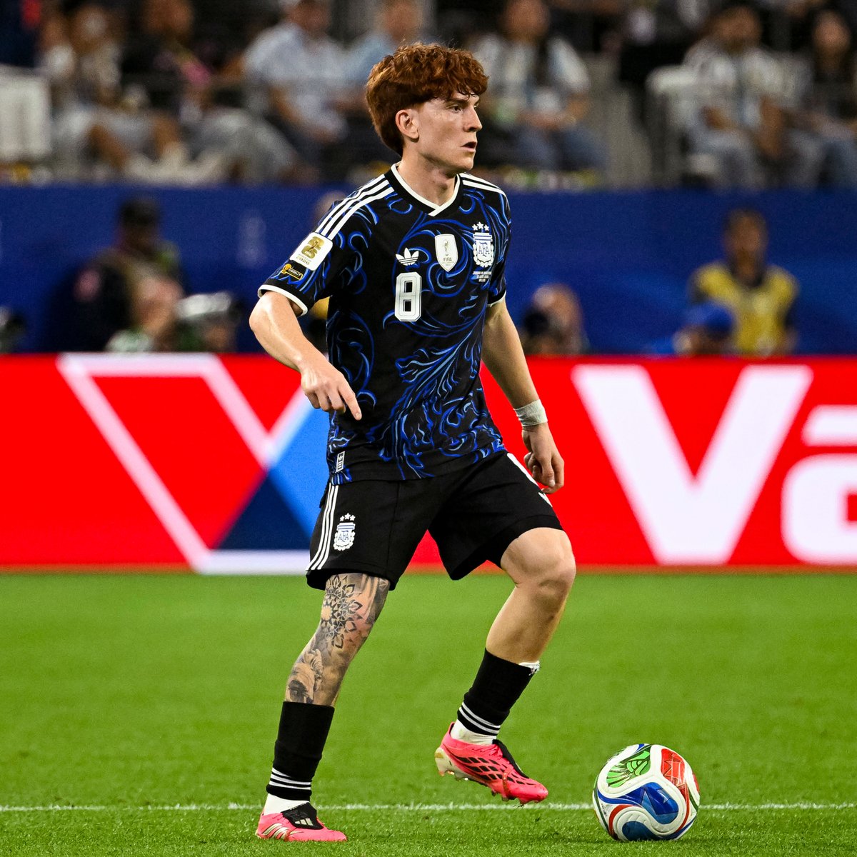 fifaworldcup_es's tweet photo. El futuro de Argentina, entre la incertidumbre por la 'vieja guardia' y el talento que asoma.

#CopaMundialFIFA