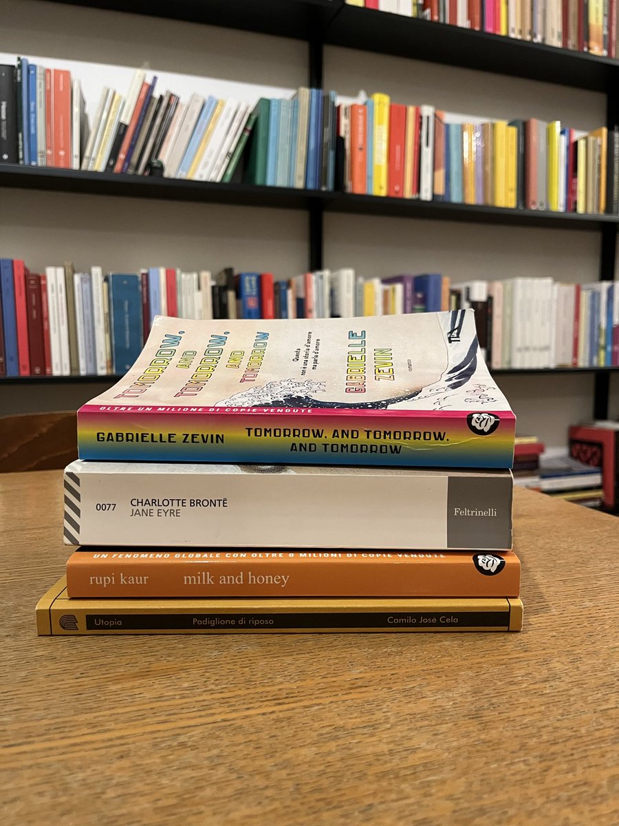dariafilippi's tweet photo. Luglio. Brontë e Zevin mi hanno accolto nei loro meravigliosi mondi e Kaur, che dire, ci ricorda di “accettarci come siamo progettate” e “prenderci una cotta per la nostra solitudine”. https://t.co/aFkqzoULSm