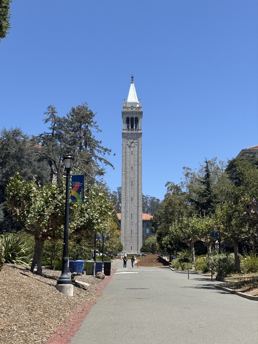 GraceJTang's tweet photo. it’s august, 2022. 

you just got into your dream school on an academic scholarship. you’ve discovered the boba you’ll be addicted to for the next four years. you’re excited to write a lot of code by hand. AGI is 10 years away, we think.

nothing could possibly change… https://t.co/NQaSzjtQPR