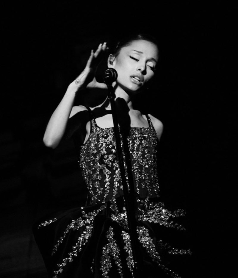 ArianaToday's tweet photo. ‘hate that i made you love me’ returns to #1 on the spotify global chart https://t.co/AjLFhANpah
