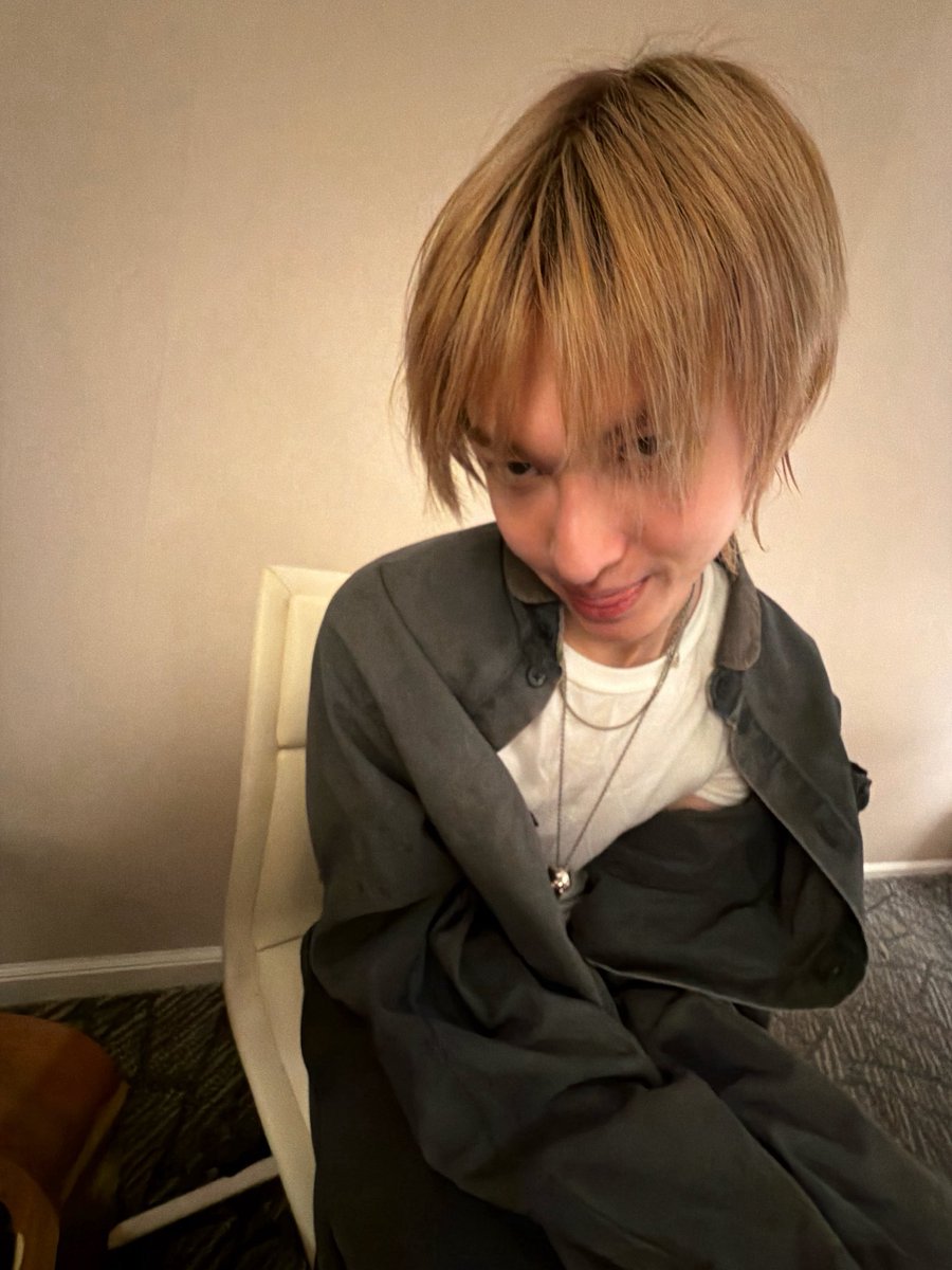 woojjelly's tweet photo. what would martinists do without seonghyeon 😭💔 https://t.co/RA64zgZHa4