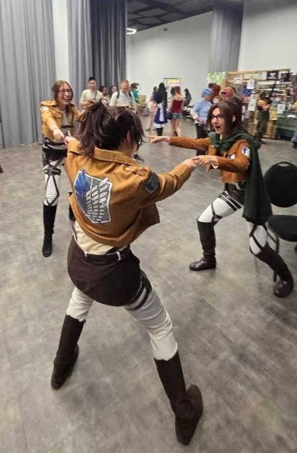 crocucara's tweet photo. #AttackOnTitan #ShingekiNoKyojin #hanjizoe #hangezoe #cosplay https://t.co/AgiEStknQf