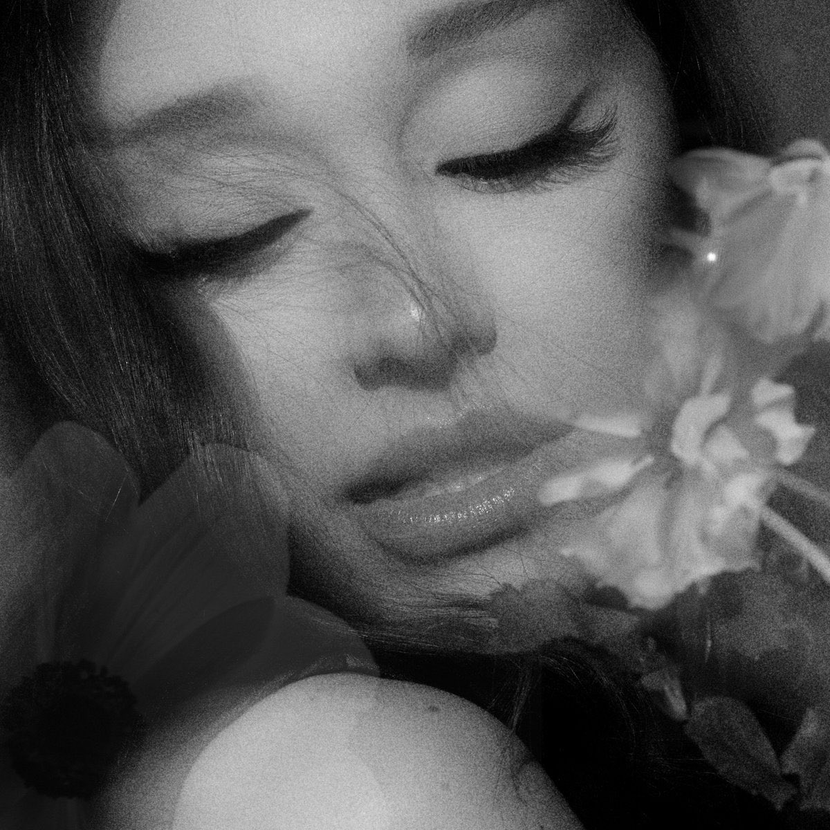 chartdata's tweet photo. Ariana Grande's "hate that I made you love me" returns to #1 on the global Spotify chart with 5.976 million streams.

It has now spent 17 days at #1. https://t.co/iAbW9oBdv8