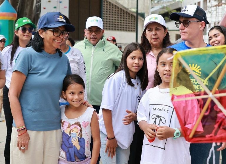 mippci_ven's tweet photo. #NotiMippCI 📰🗞| Presidenta Delcy Rodríguez encabeza el inicio del Plan Nacional de Recreación Vacacional 2026

Lea más ⏩ https://t.co/8OInGkSPUf https://t.co/MSIjUzom9x