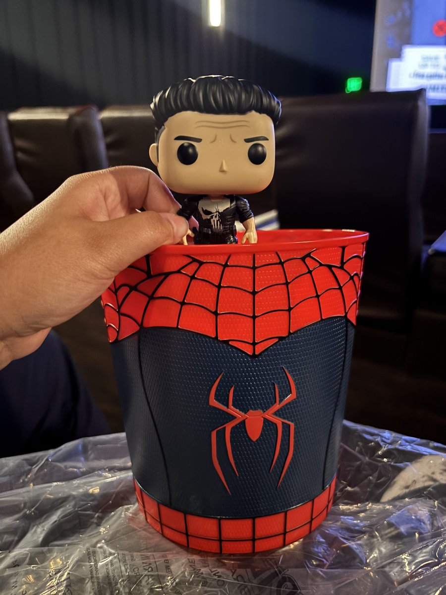 murdocksrep's tweet photo. i saw pookie on my big screen today. i love you frank castle <3 https://t.co/BQNLHW3iZV