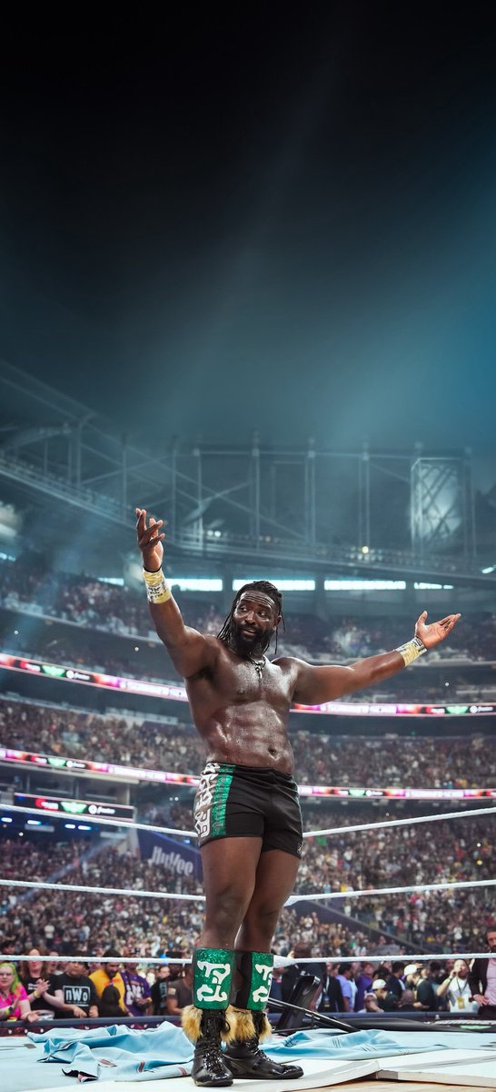 PulseNigeria247's tweet photo. Oba Femi will rule the WWE!!! 🇳🇬🔥 https://t.co/xJkOo7tehc