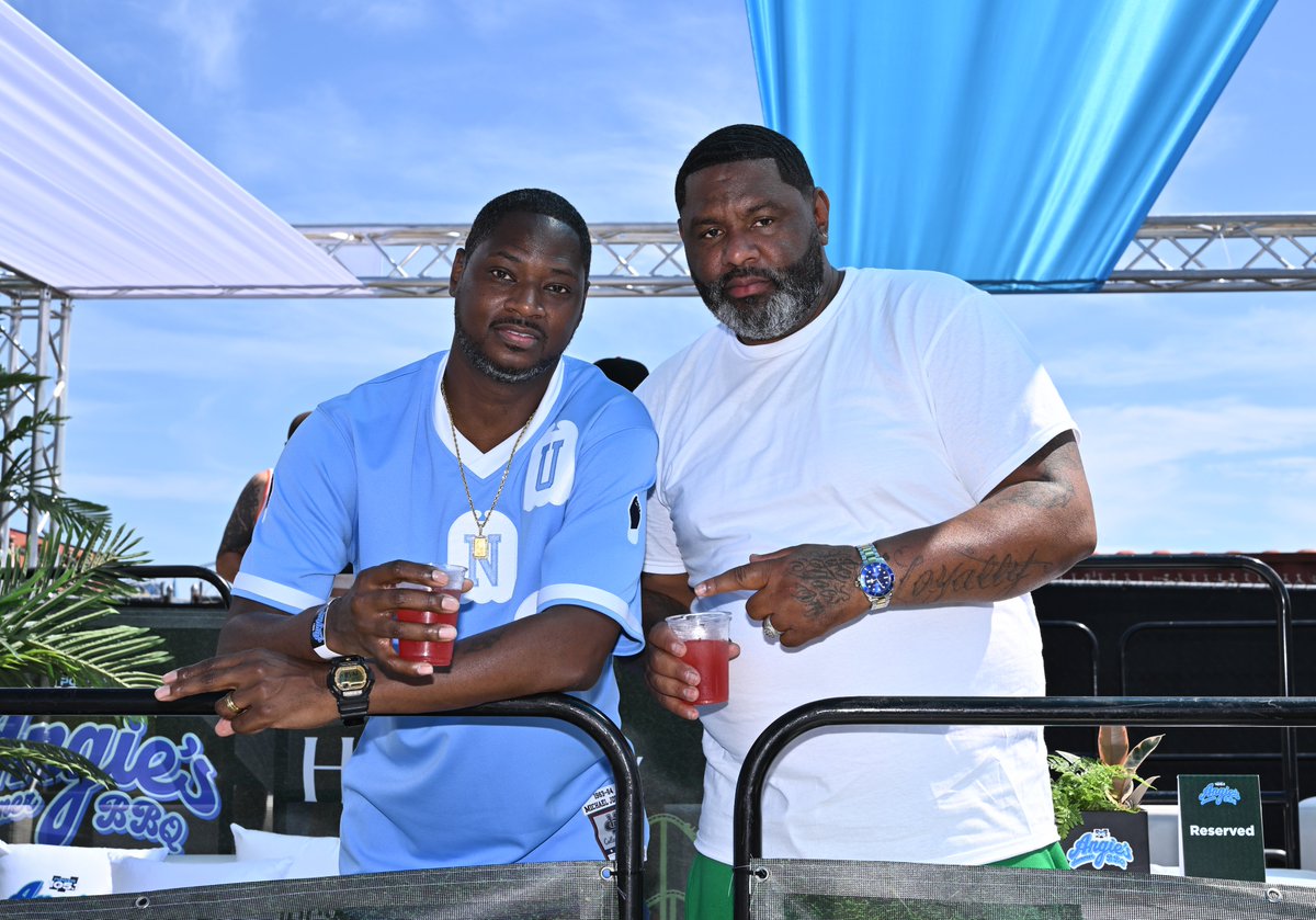 Power1051's tweet photo. Good drinks, good people, and nothing but vibes at #AngiesBBQ 🔥 https://t.co/e0QK0QZKoS