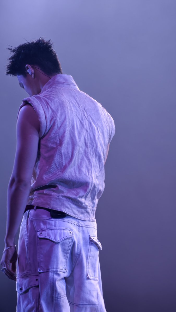 cherishurprides's tweet photo. 讓人莫名感動的一場演唱會
比起身為愛豆的服務意識 我从林在範身上感受到的似乎更接近對演藝事業始終如一的敬意、以及面對粉絲時近乎全然的信任
真的是如同大樹般茁壯又有韌性的存在啊

갓세븐 재범이랑 첫만나를 끝ㅜㅜ
앞으로도 잘부닥해⁽(◍˃̵͈̑ᴗ˂̵͈̑)⁽ https://t.co/plrxVO6BkV