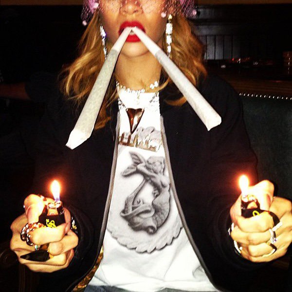 lohanisgod's tweet photo. 6. rihanna https://t.co/tyKlYlulDg