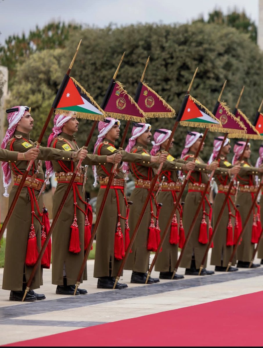 mmwdltlwy323421's tweet photo. ربع الكفاف الحمر والعقل ميالة 🫡🇯🇴❤️ https://t.co/J8si3gMsE6