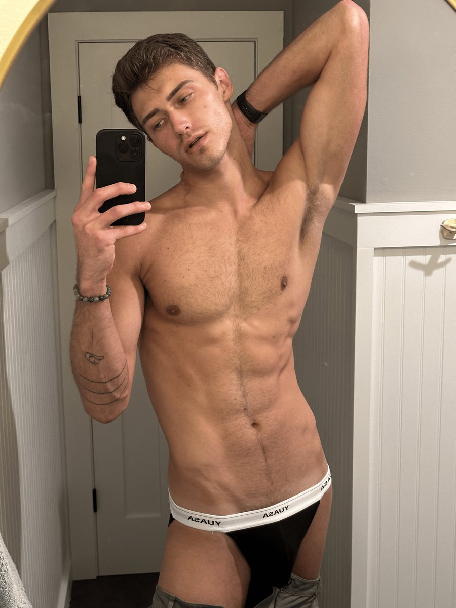 ONLYFANS MACHOS tweet media