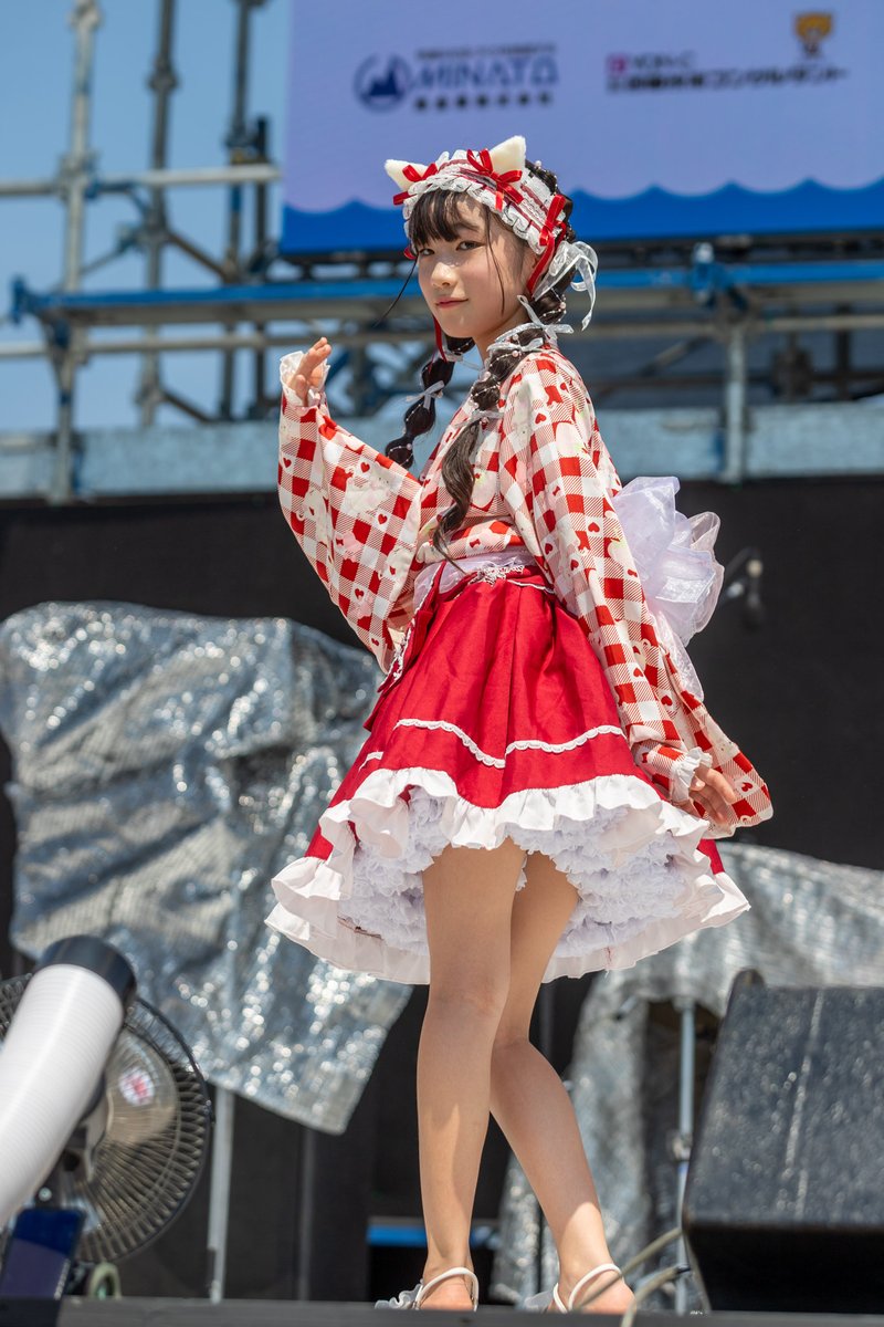 torahijinnzou's tweet photo. おはようございます☆
#吉野川フェスティバル #アクターズスタジオ徳島 ライブに行ってき☆
カンカンとまなほちゃんの新ユニット_Aqua tiara 爆誕!
「FRUITS ZIPPER / はちゃめちゃわちゃライフ！」
https://t.co/bmMlXawMrd https://t.co/4SR3b6oZ5e