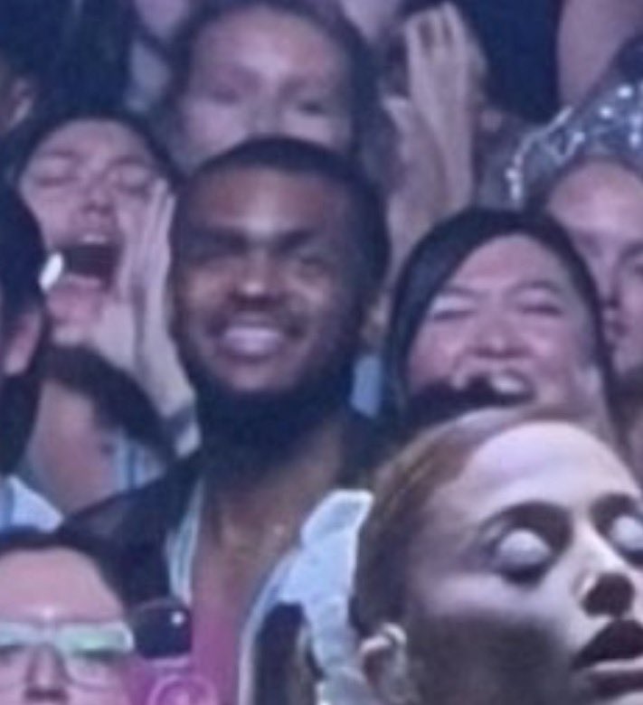 DanMan01_'s tweet photo. @EndWokeness Didn’t know Cody Gakpo was a big Ariana fan https://t.co/m7dGEXB4X3