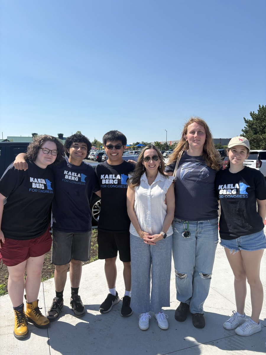kaelaberg's tweet photo. In Minnesota, we know how to organize to win. Kaela's Crew is knocking hundreds of doors a day because that's how we win elections and bring monumental change for the hardworking families in CD2. 

And our volunteers are meeting all kinds of friends along the way. https://t.co/YvkiPVTjNZ