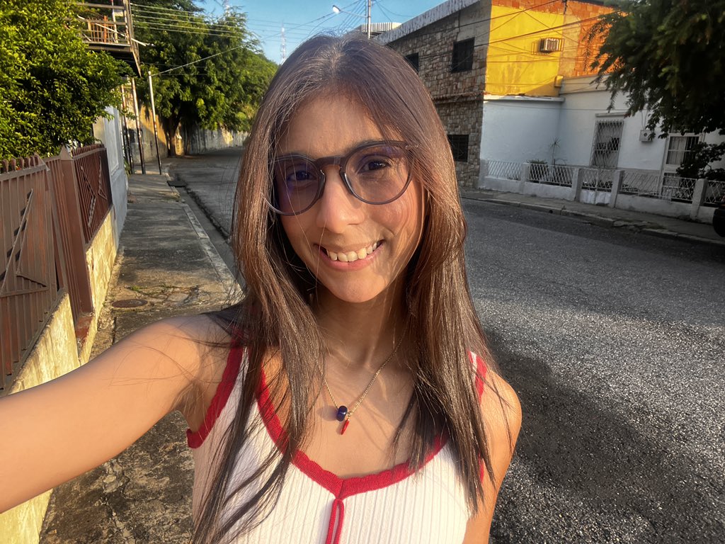 wtfisym's tweet photo. Fotos con el sol? Si a todo https://t.co/M7uAvpu1PB