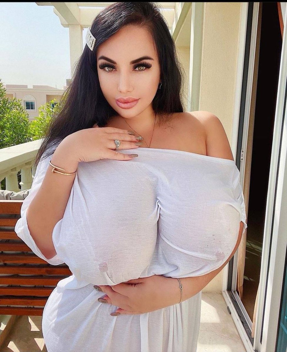 apenasmalu_'s tweet photo. Can I be your sugar mummy? https://t.co/H981qfa791