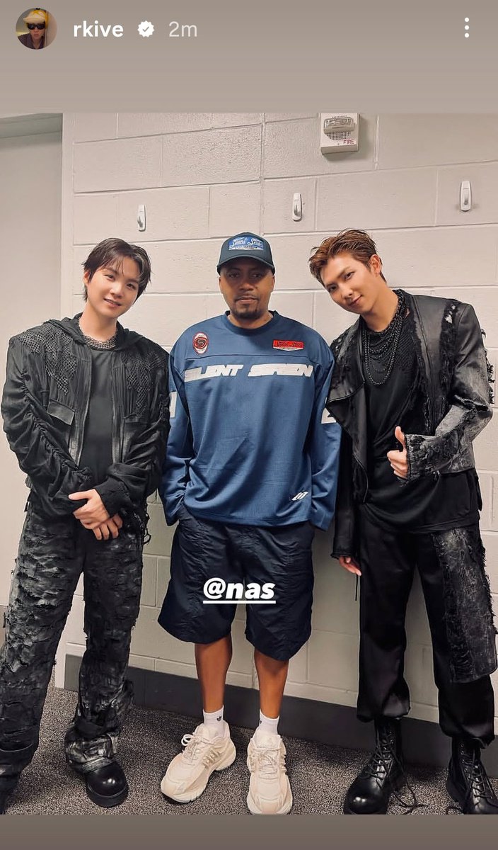 Min907Eva's tweet photo. Growing up listening to strictly hip hop and connecting to the story telling aspects of it all. To finding BTS and connecting to their rapline first before everyone! I swear I love these moments for them!! Full circle times 10! I love it!!!! https://t.co/E7ShQp9HRW