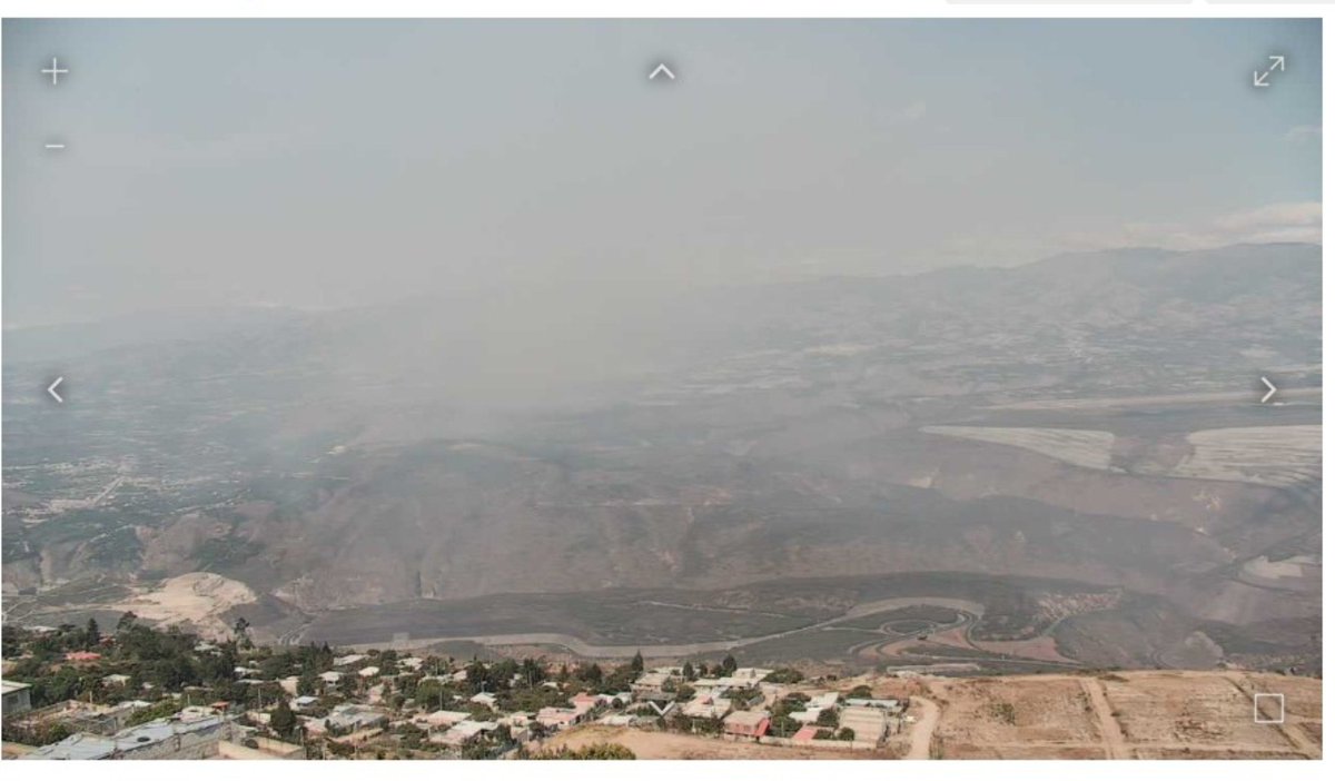 BomberosQuito's tweet photo. 🔥🌿 #EmergenciasUIO | A esta hora, nuestro equipo atiende una emergencia en el sector Victoria de El Quinche por la reactivación de un foco del incendio forestal registrado esta madrugada. 

💨 Los fuertes vientos hicieron que el fuego se propague por lo que continuamos trabajando para controlar la emergencia.

#NoticiaEnDesarrollo