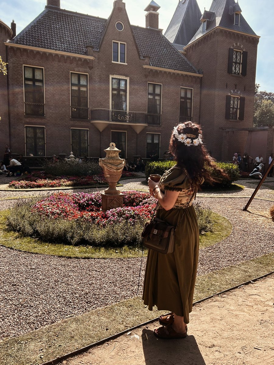 fieryfaechild's tweet photo. So Castlefest was fun🤍✨ https://t.co/KFbKs1UP6L