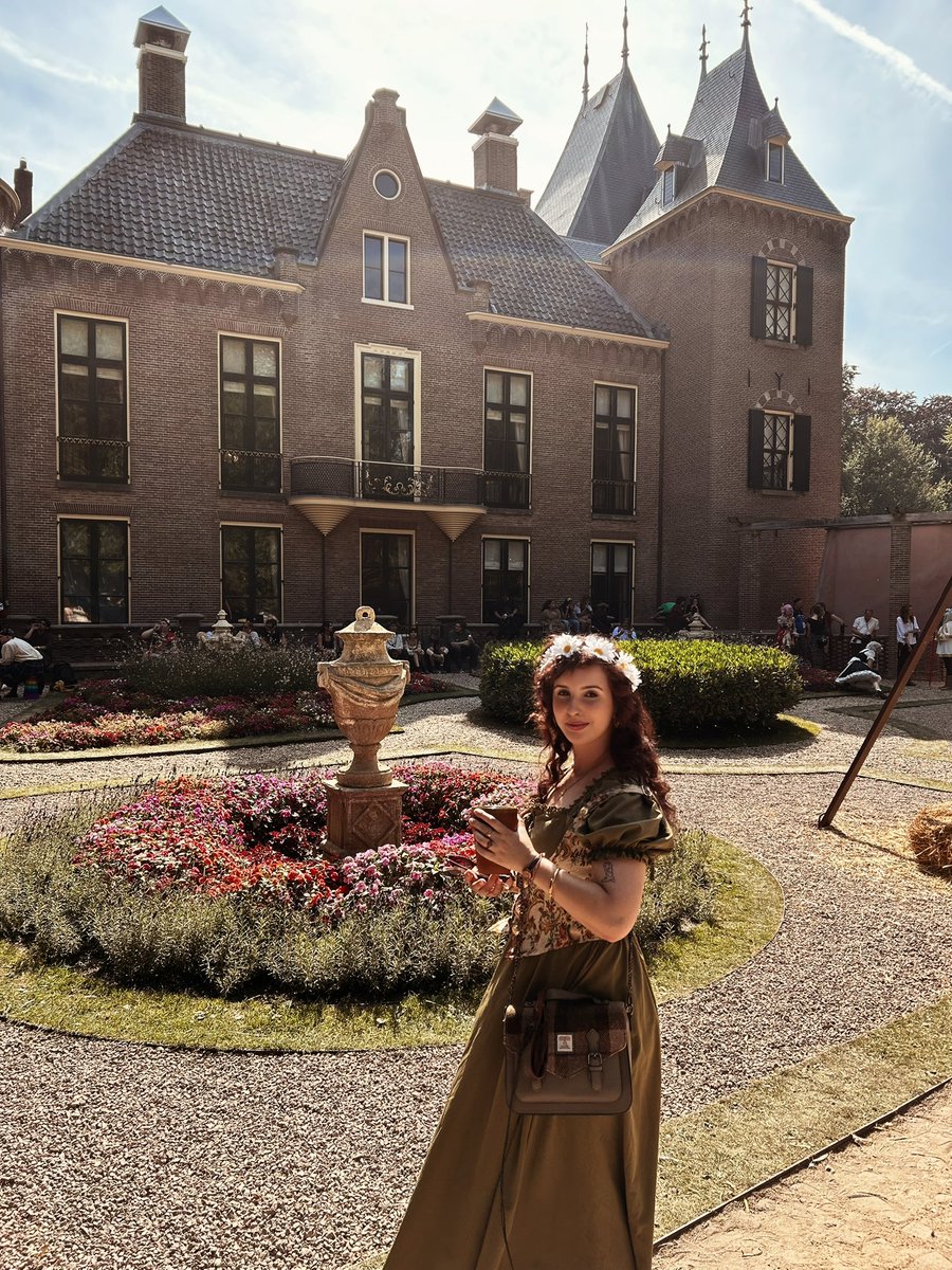 fieryfaechild's tweet photo. So Castlefest was fun🤍✨ https://t.co/KFbKs1UP6L