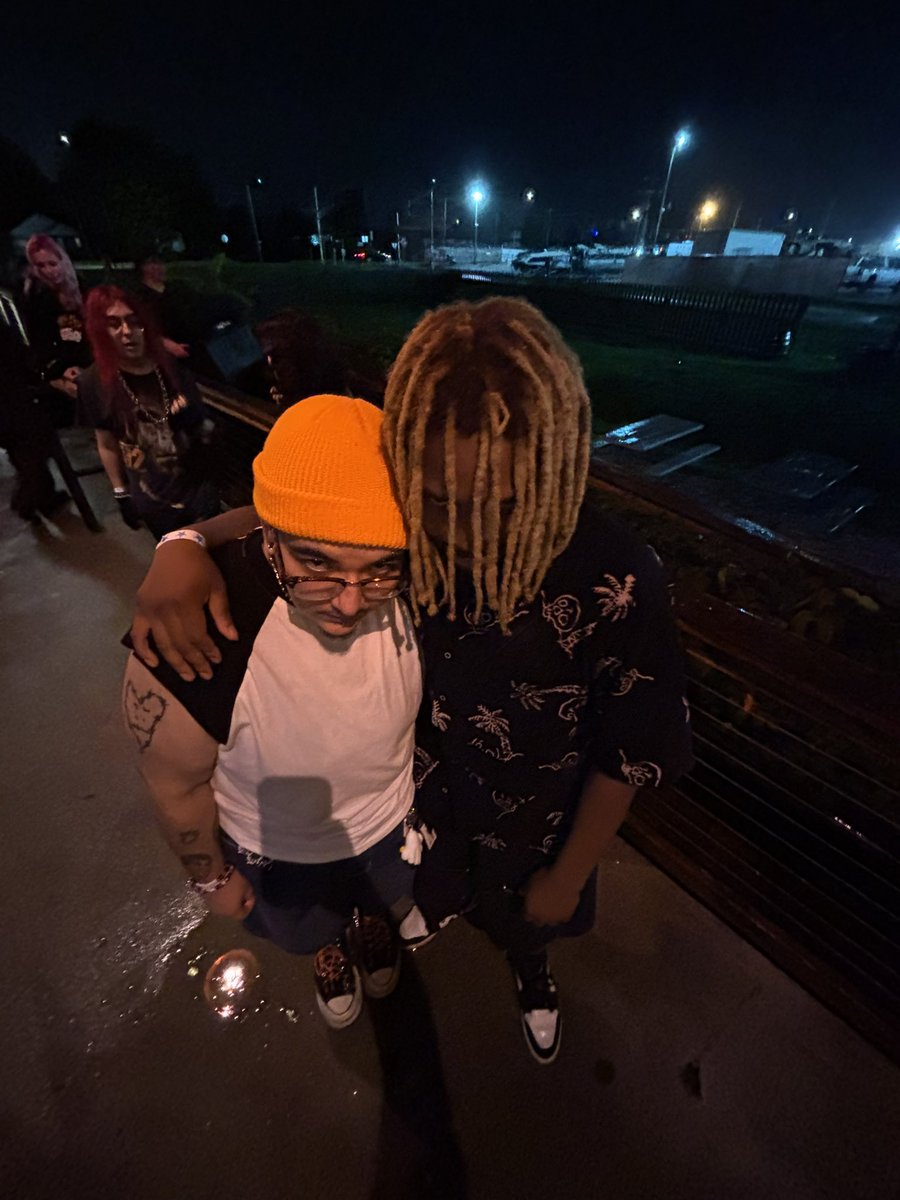 sadsmallsweet's tweet photo. nascar aloe and jasiah love frank iero https://t.co/RJ283kFOnk